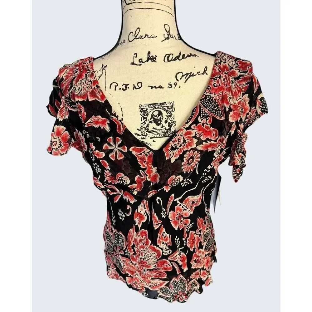 New Lola P. Sewa Group Floral V-Neck Flutter Sleeve Top M Black Red